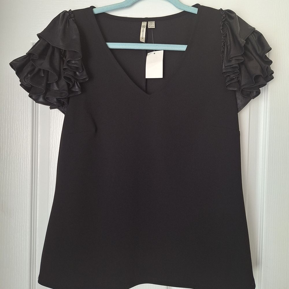 Versona Black Ruffle Sleeve Blouse